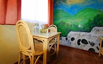Parrot Paradise Resort Boljoon