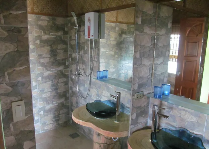 Resort Parrot Paradise Boljoon